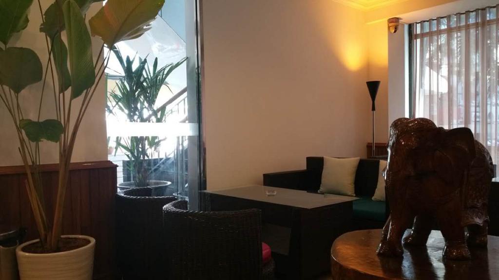 City Star Hotel Yangon Extérieur photo