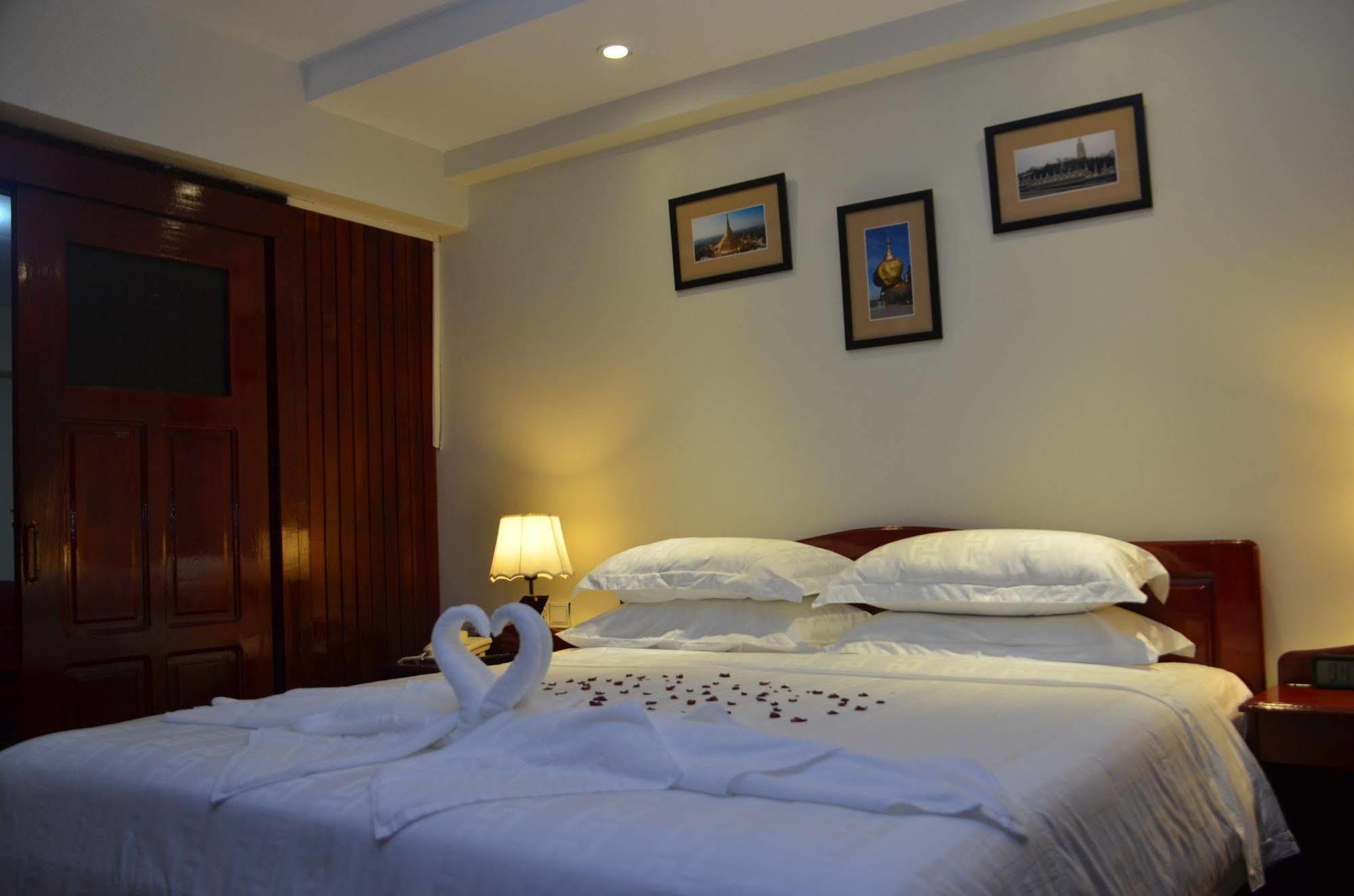 City Star Hotel Yangon Extérieur photo