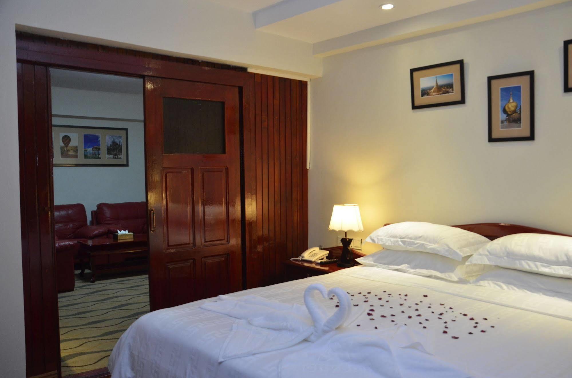 City Star Hotel Yangon Extérieur photo
