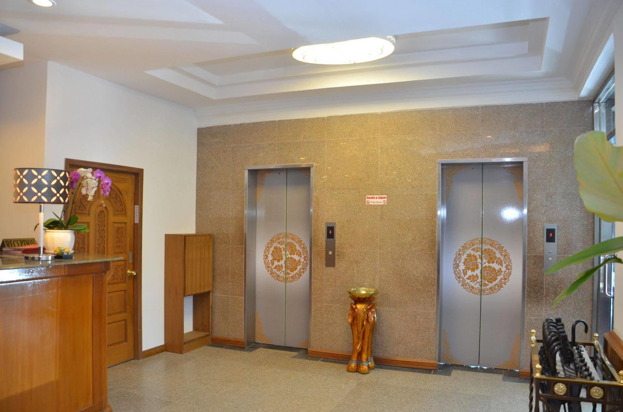 City Star Hotel Yangon Extérieur photo